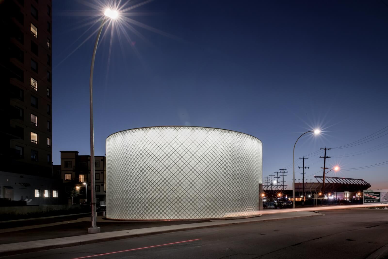 As elemental as a drum and as luminous as a lantern — thanks to its glass-block facade — the Real Time Control Building #3 in Edmonton - by Pat Hanson and gh3* - is central to the City’s ecological watertreatment strategy.