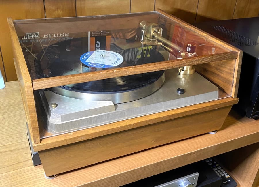 Empire 598 Troubador II Turntable at rest